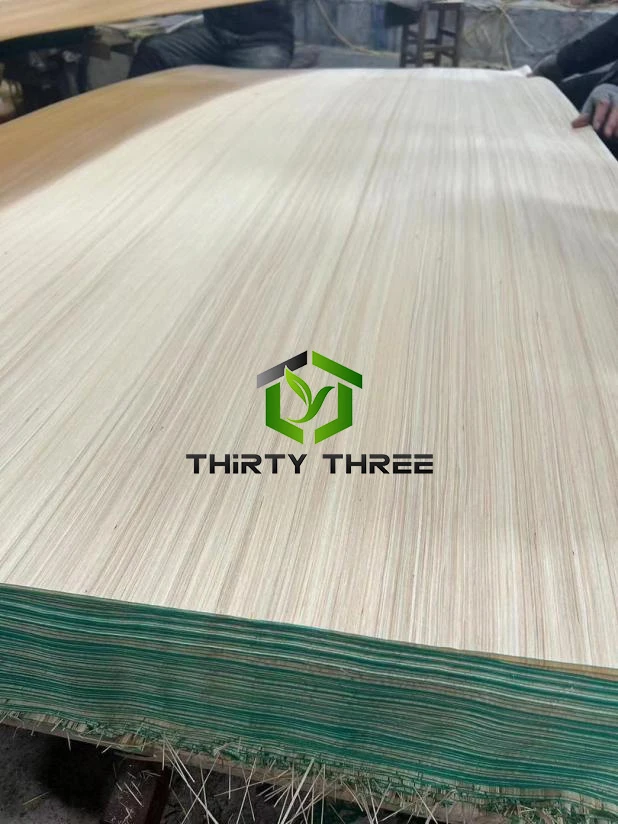 Long Grain 2500x1250mm White Recon Poplar Veneer
